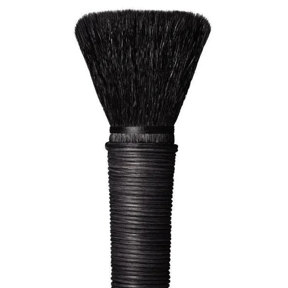 NARS Mizubake Kabuki Brush 🖤 - Picture 5 of 5
